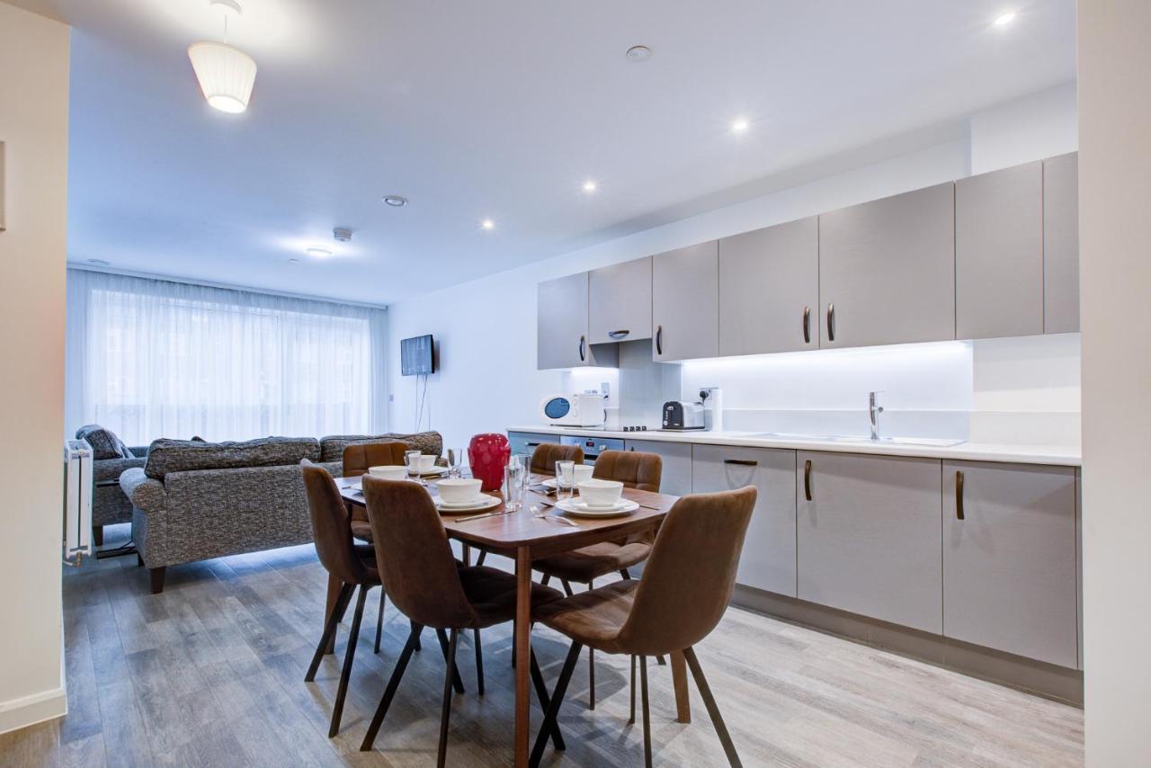 2 Bed 2 Bath Modern Apartment In East Acton London Kültér fotó